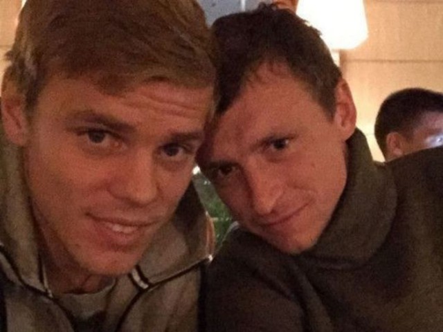 Кокорин и Мамаев избили чиновника в московском ресторане. Да, речь именно о тех Кокорине и Мамаеве. Да, они избили чиновника.    