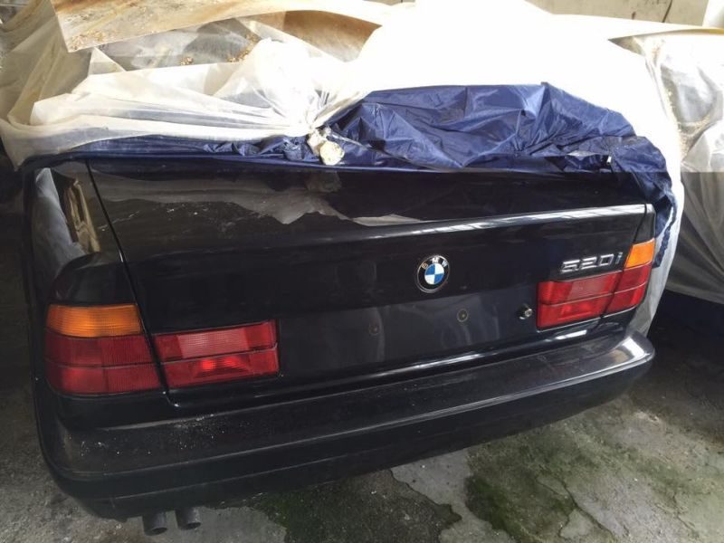 В ангаре на 20 лет забыли новые BMW