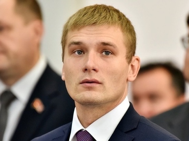 Губернатор Хакасии Валентин Коновалов выдал огромные премии чиновникам из бюджета