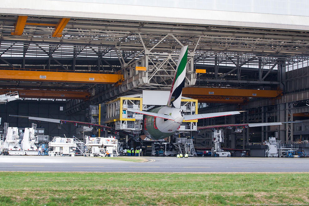 Процесс производства самого большого в мире пассажирского самолета Процесс производства самого большого в мире пассажирского самолета