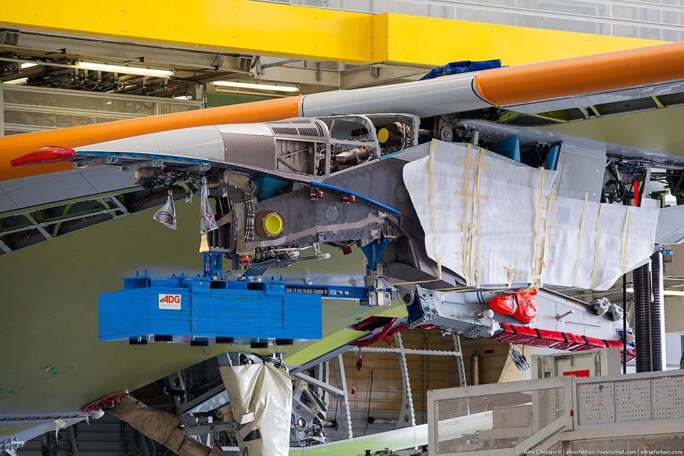 Процесс производства самого большого в мире пассажирского самолета Процесс производства самого большого в мире пассажирского самолета