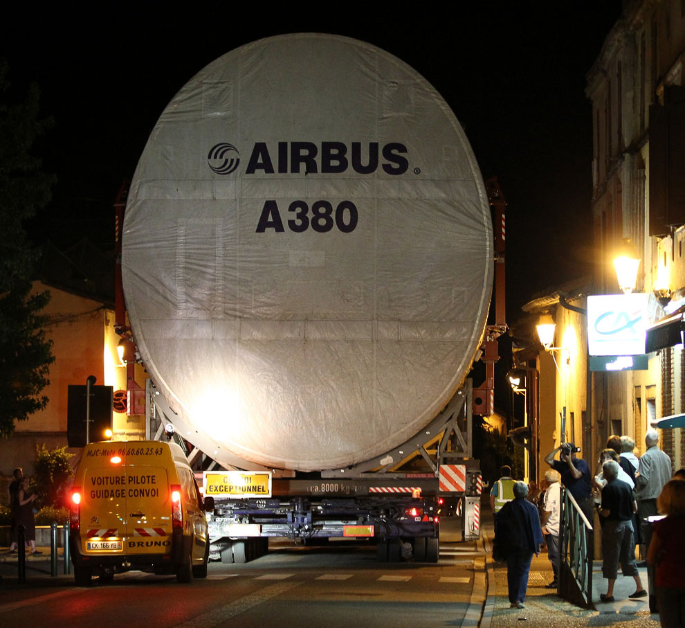Процесс производства самого большого в мире пассажирского самолета Процесс производства самого большого в мире пассажирского самолета
