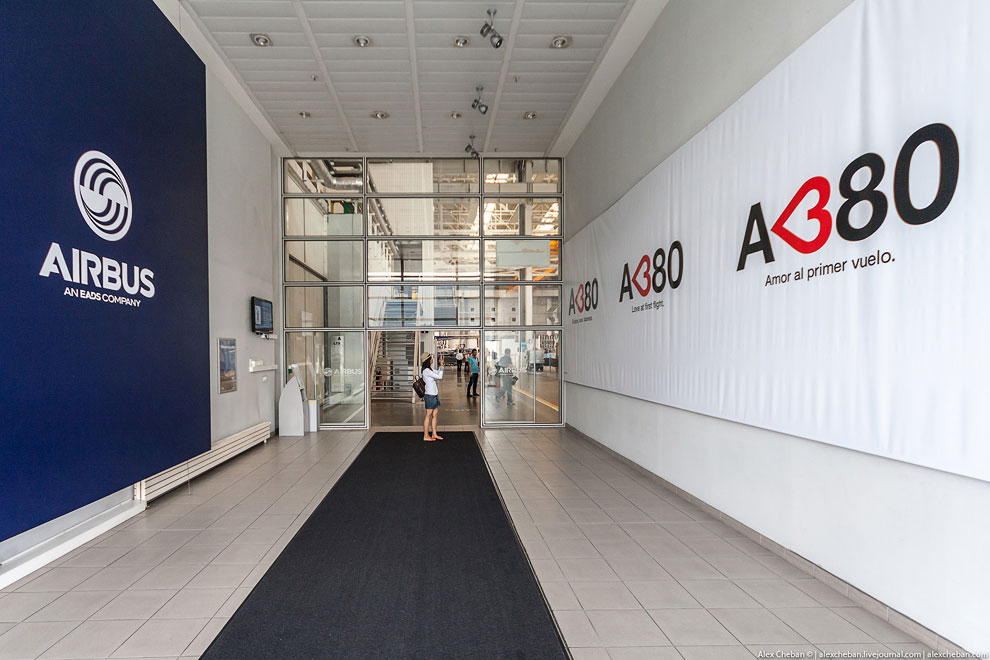 Процесс производства самого большого в мире пассажирского самолета Процесс производства самого большого в мире пассажирского самолета