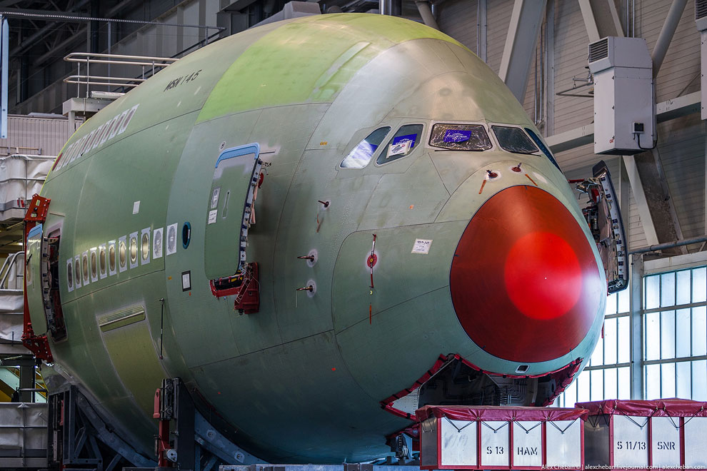 Процесс производства самого большого в мире пассажирского самолета Процесс производства самого большого в мире пассажирского самолета