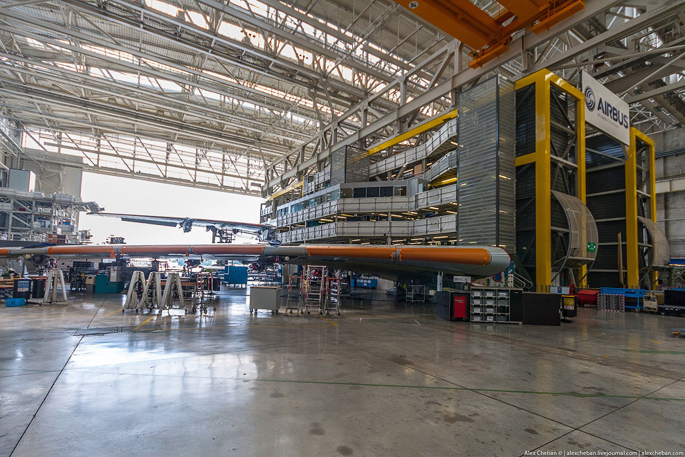 Процесс производства самого большого в мире пассажирского самолета Процесс производства самого большого в мире пассажирского самолета