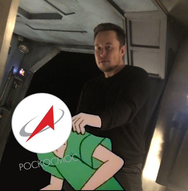 Илон Маск стал героем мемов и фотожаб