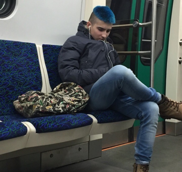 Модники и модницы российского метрополитена