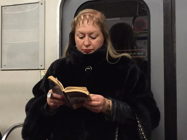 Модники и модницы российского метрополитена