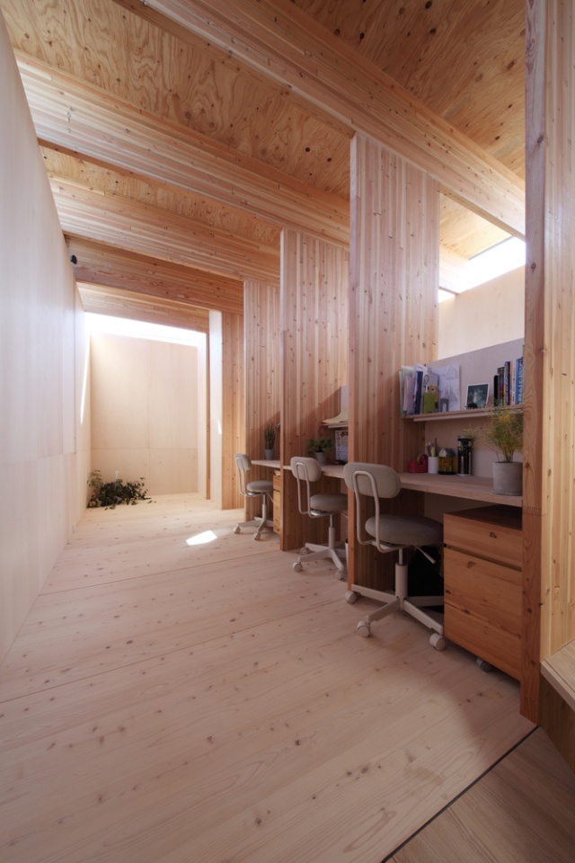 Необычное строение без окон в японском городе Тойота