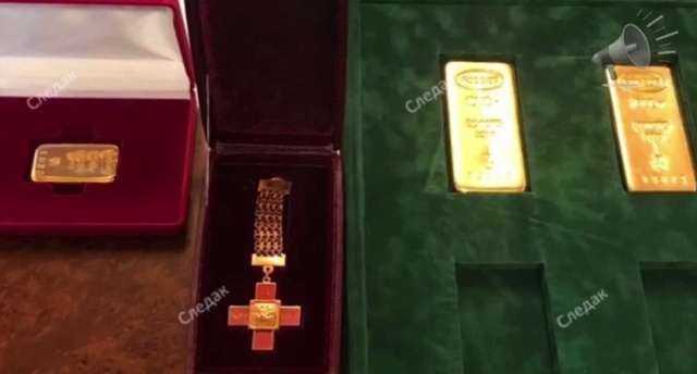 Вещи, изъятые при обысках у сенатора Рауфа Арашукова и его отца