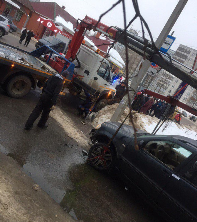 Неадекватный водитель протаранил 20 автомобилей, пытаясь уйти от полицейской погони в Подмосковье