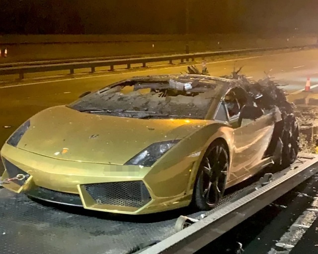 Дорогостоящий Lamborghini загорелся во время поездки