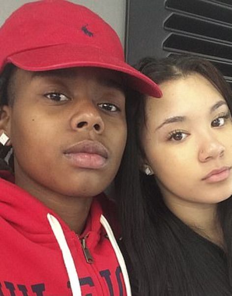 В лесбийской паре одна решила стать мужиком, и девушки на радостях сыграли свадьбу