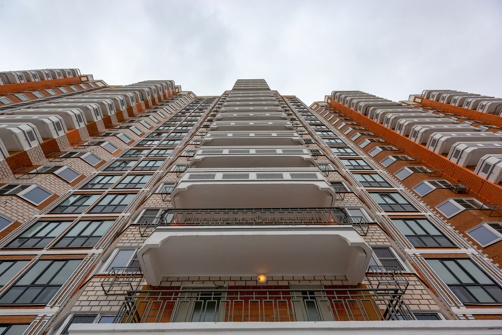 В Москве началось заселение нового дома, построенного по программе реновации