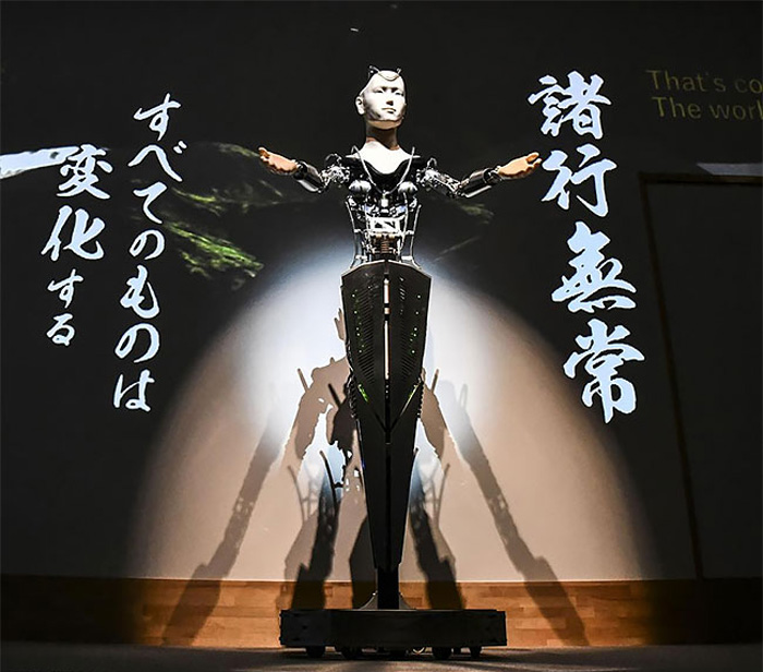 Роботы-проповедники разных конфессий