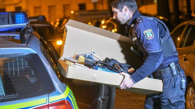 Немецкий спецназ задержал буйного "эльфа"