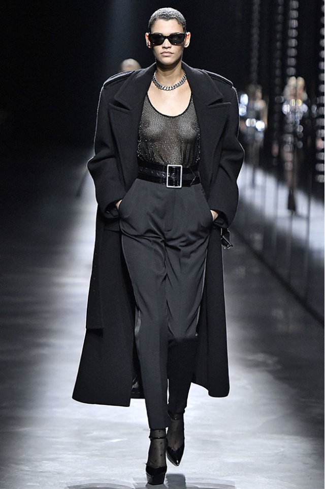 Самые откровенные и смелые наряды прошлых "Недель моды"