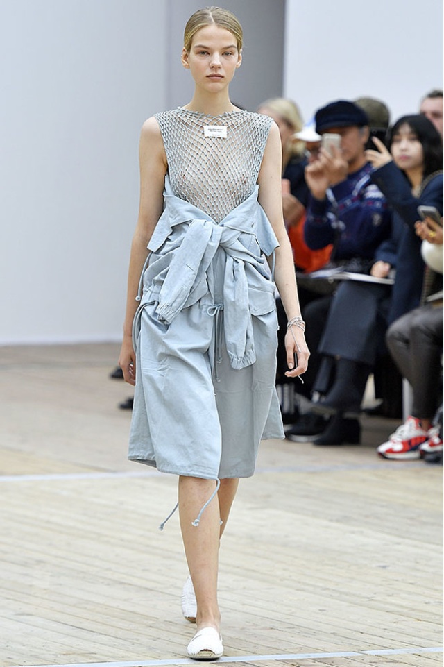 Самые откровенные и смелые наряды прошлых "Недель моды"