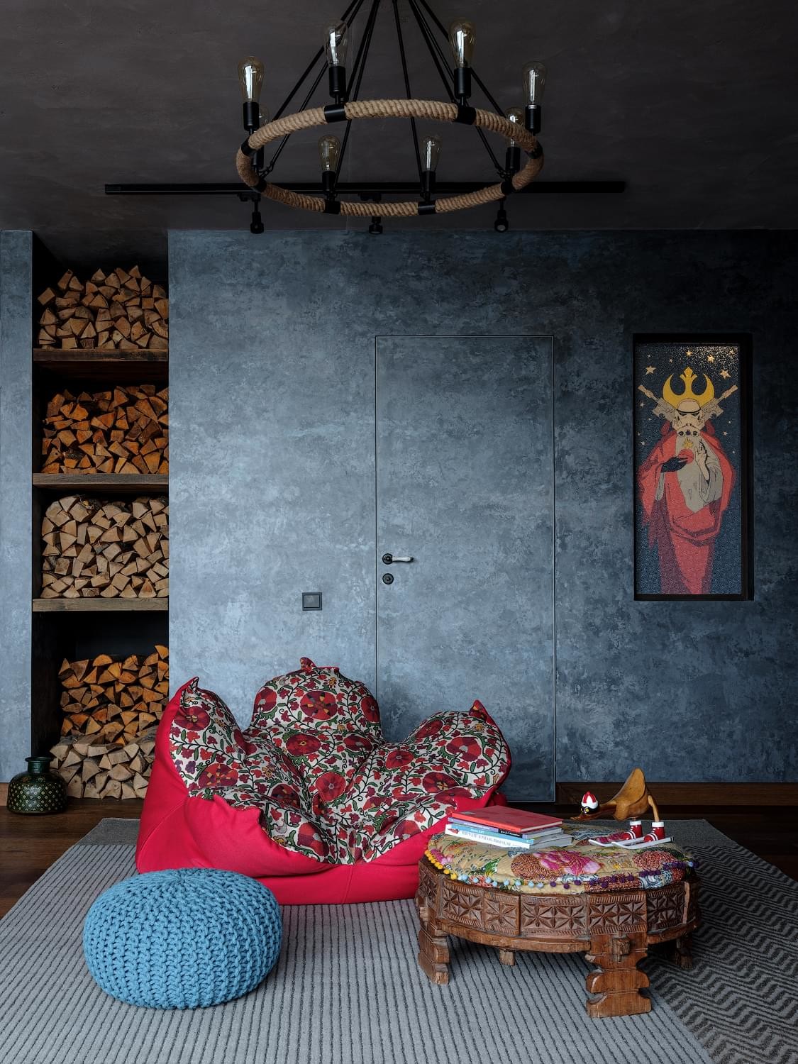 Двухуровневая квартира в индустриальном здании Москвы Двухуровневая квартира в индустриальном здании Москвы