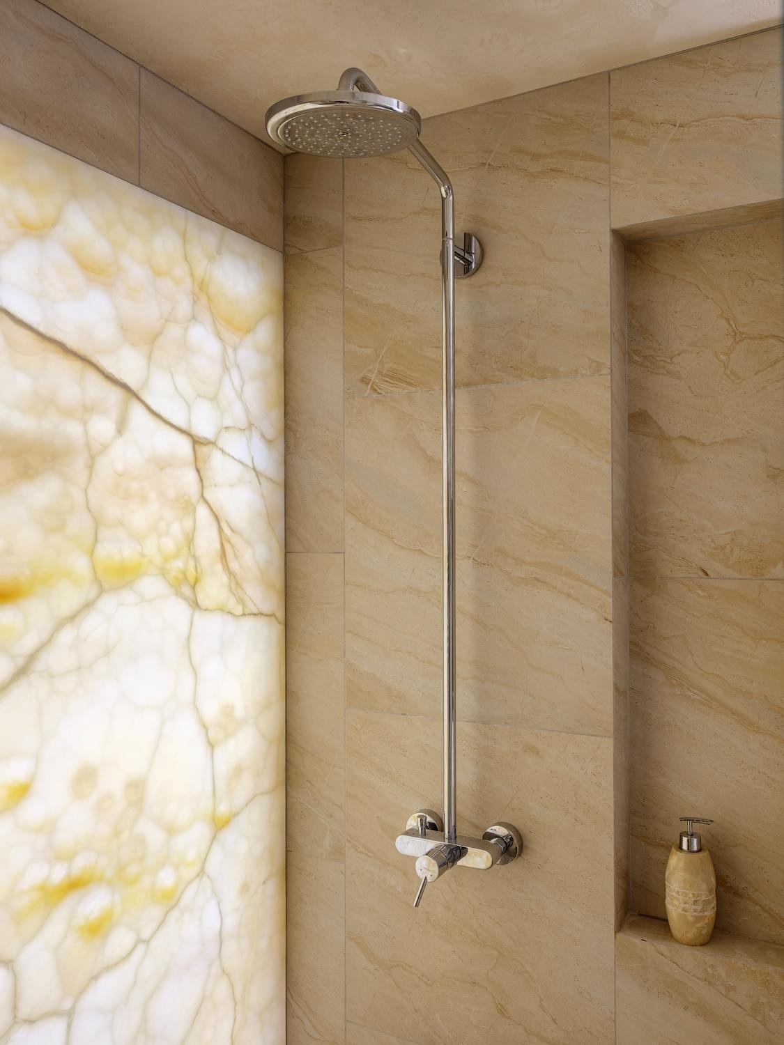 Двухуровневая квартира в индустриальном здании Москвы Двухуровневая квартира в индустриальном здании Москвы