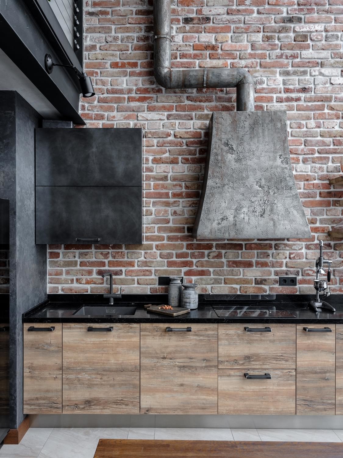 Двухуровневая квартира в индустриальном здании Москвы Двухуровневая квартира в индустриальном здании Москвы