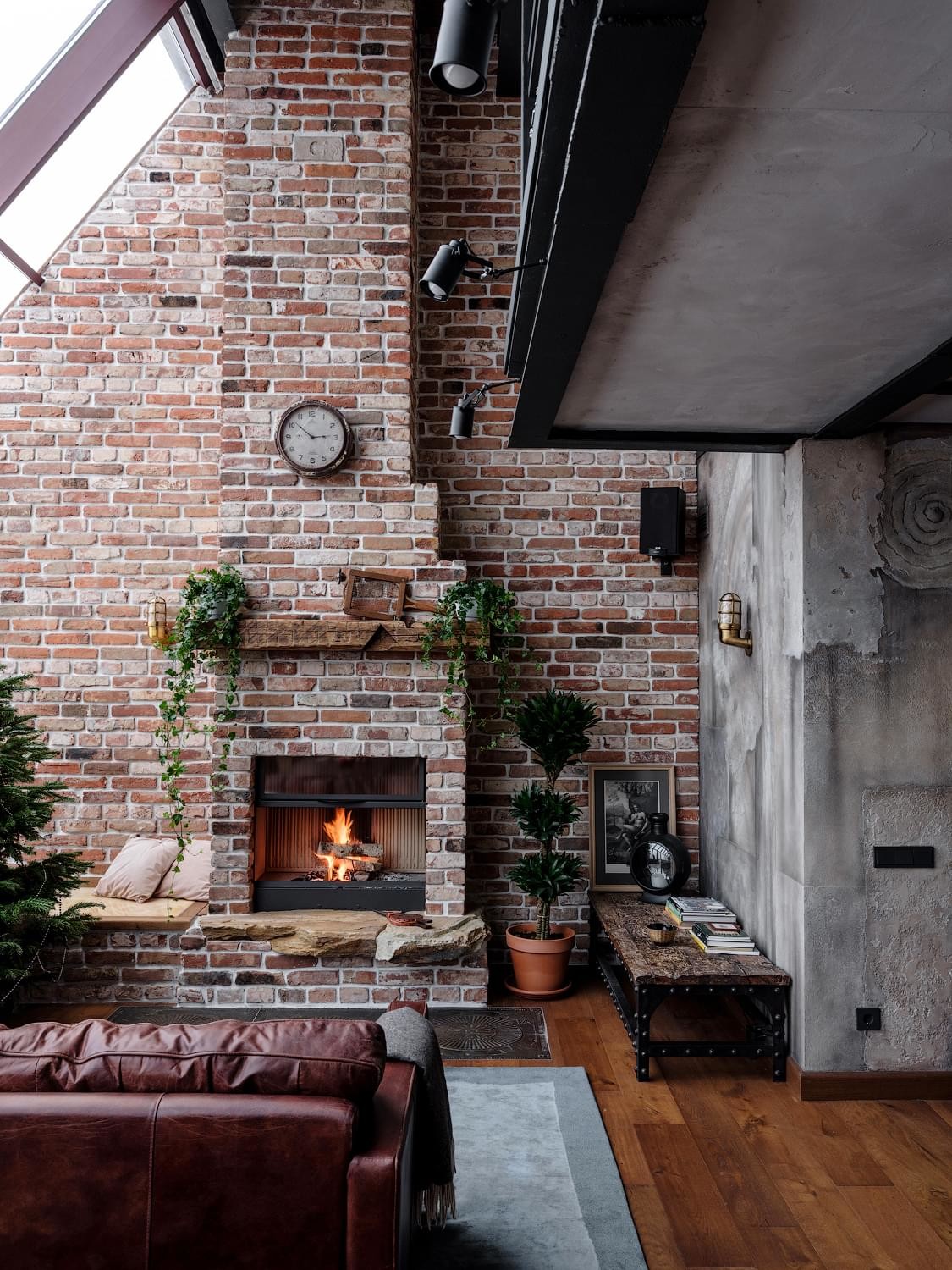 Двухуровневая квартира в индустриальном здании Москвы Двухуровневая квартира в индустриальном здании Москвы