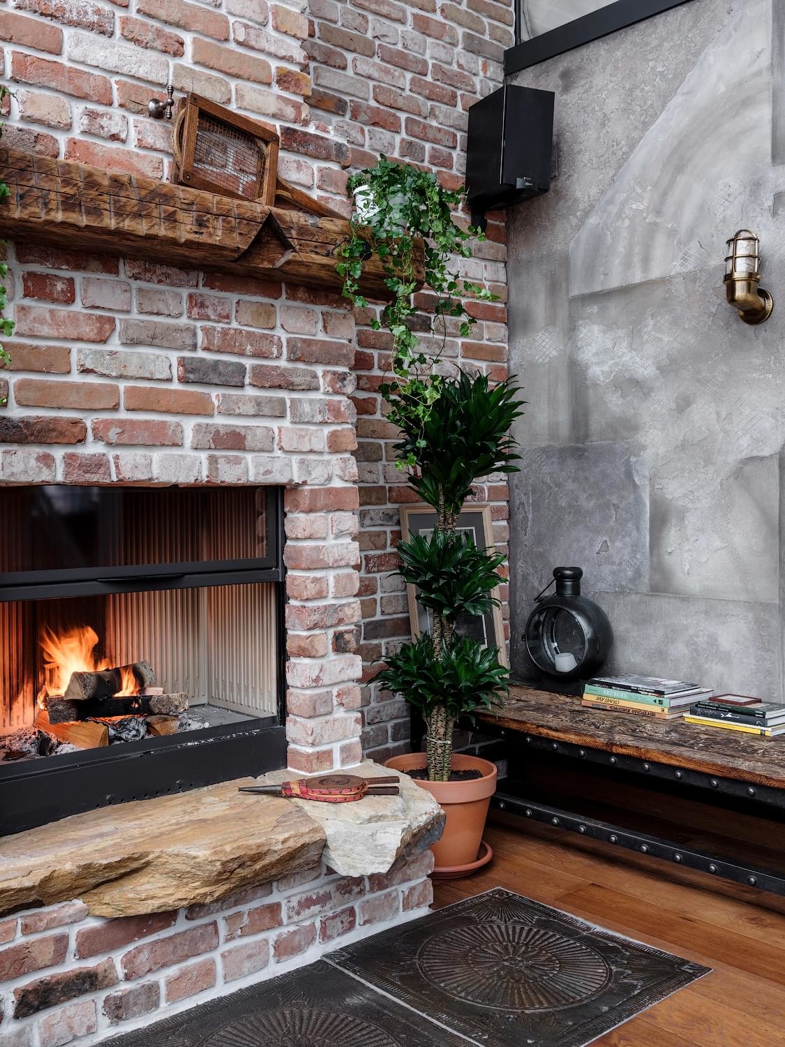 Двухуровневая квартира в индустриальном здании Москвы Двухуровневая квартира в индустриальном здании Москвы