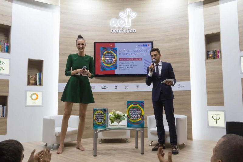 У пензячки Катюши самые длинные ноги в мире - 133 см