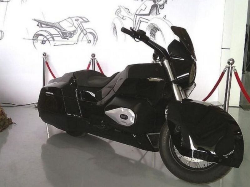 Новое творение концерна Калашникова - тяжелый мотоцикл "ИЖ кортеж" за 4 млн рублей