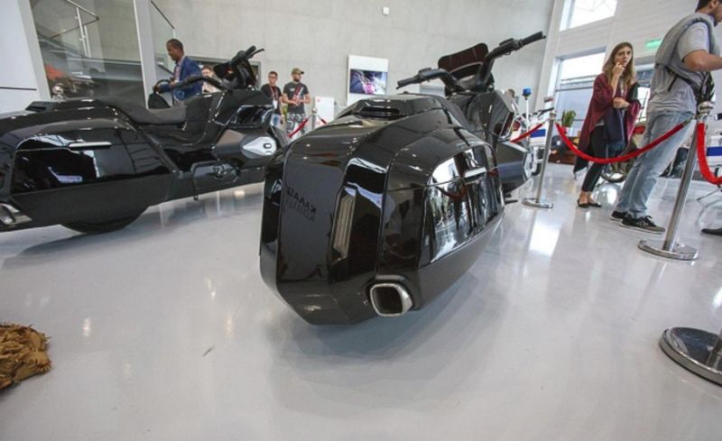 Новое творение концерна Калашникова - тяжелый мотоцикл "ИЖ кортеж" за 4 млн рублей