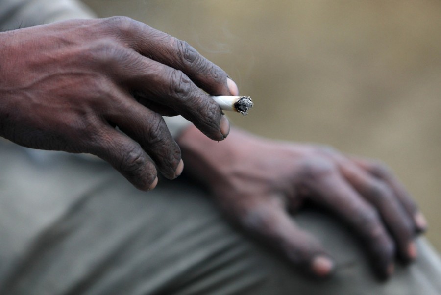 Как в Индонезии добывают серу Как в Индонезии добывают серу