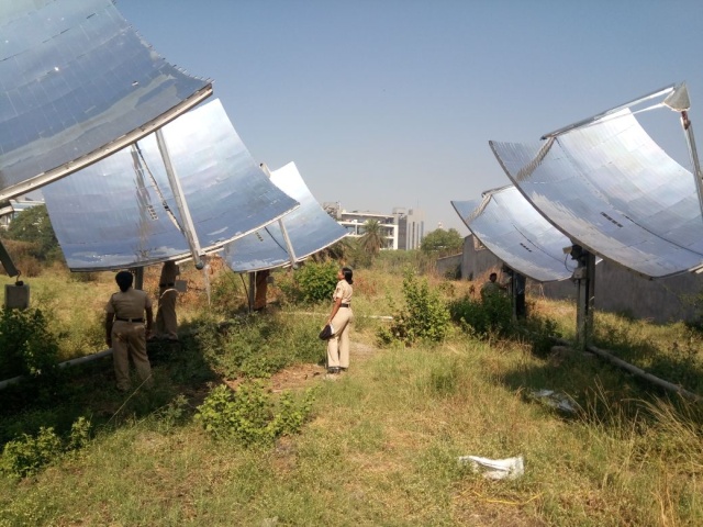 Солнечная паровая кухня в индийской тюрьме