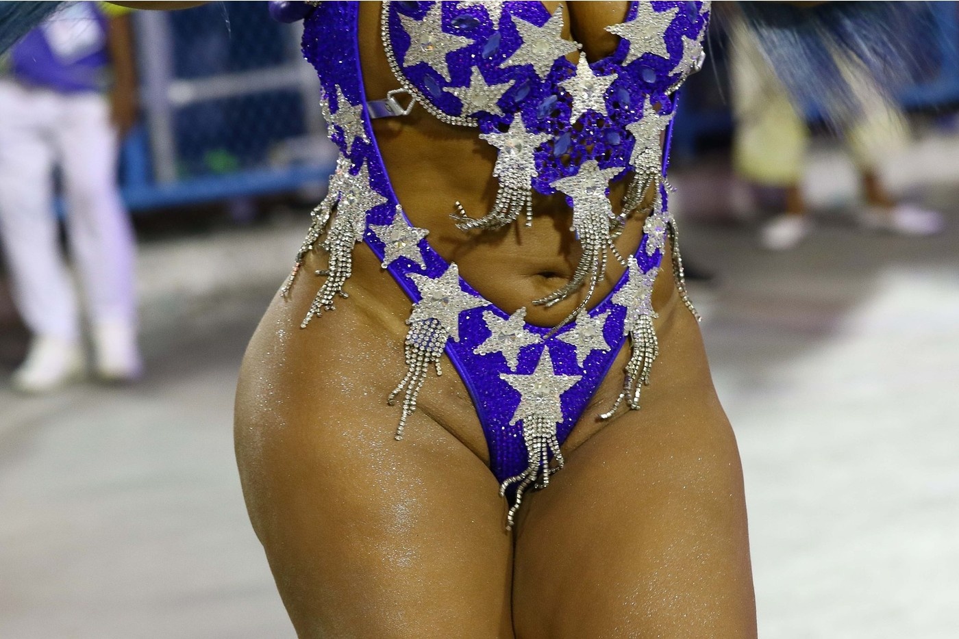Участницы Бразильского карнавала в самых откровенных нарядах