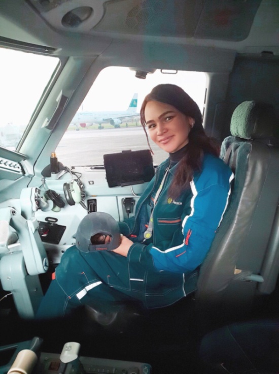 Как вы думаете, кем работает эта девушка из Новосибирска?