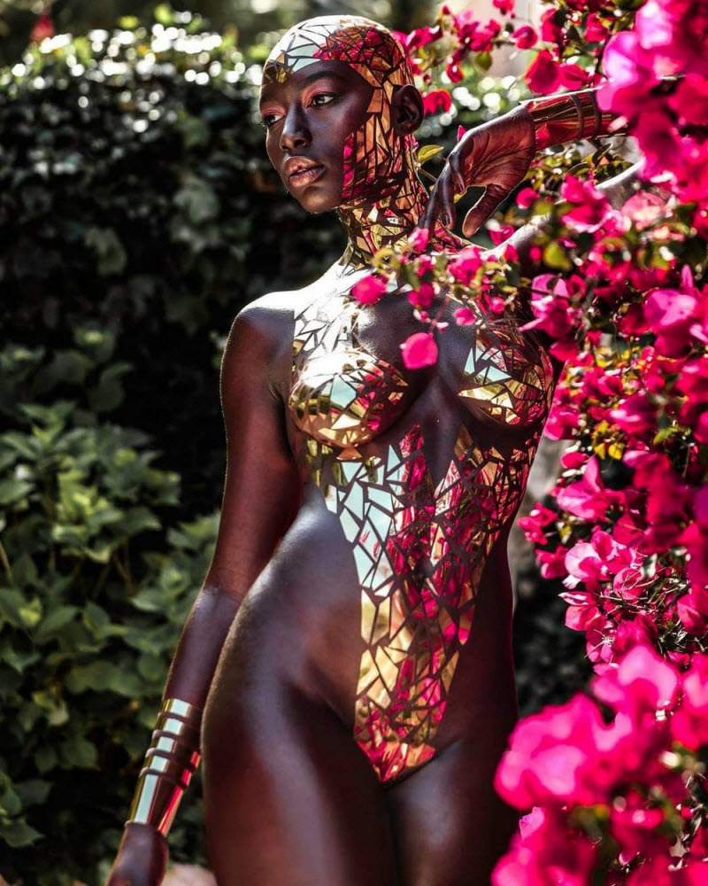 Купальники из изоленты актуальны и в 2019 году