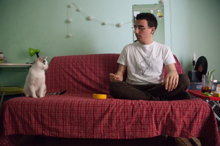 Как живут холостяки в разных странах мира