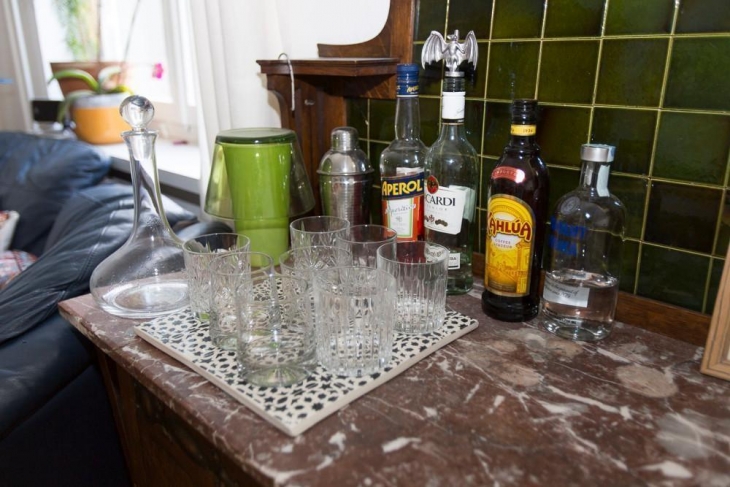 Как живут холостяки в разных странах мира