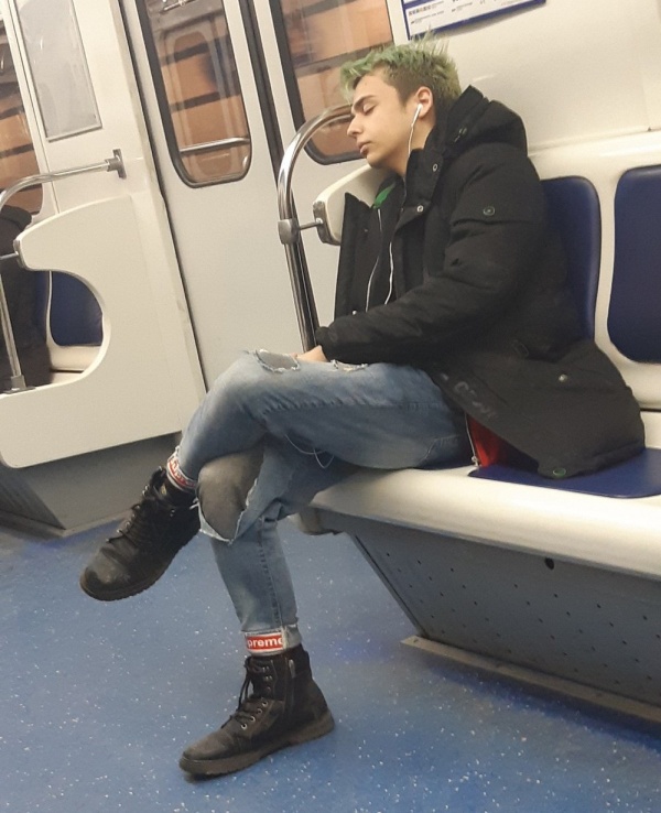 Странные модники в нашем метро