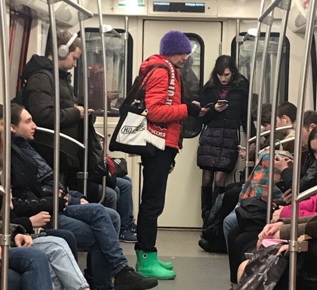 Странные модники в нашем метро