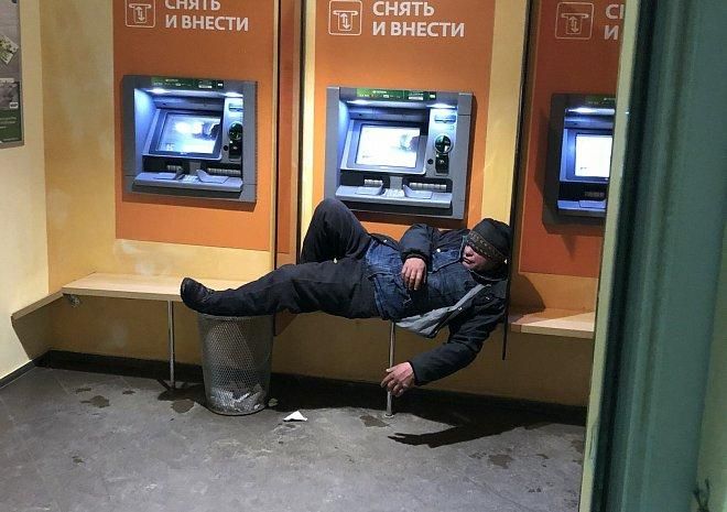 Ночью в отделения самообслуживания Сбербанка лучше не соваться