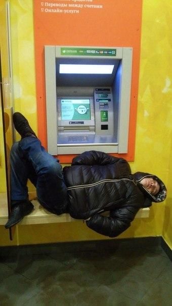Ночью в отделения самообслуживания Сбербанка лучше не соваться