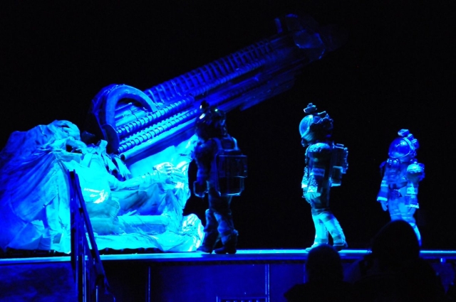 Американские школьники поставили спектакль по фильму "Чужой"