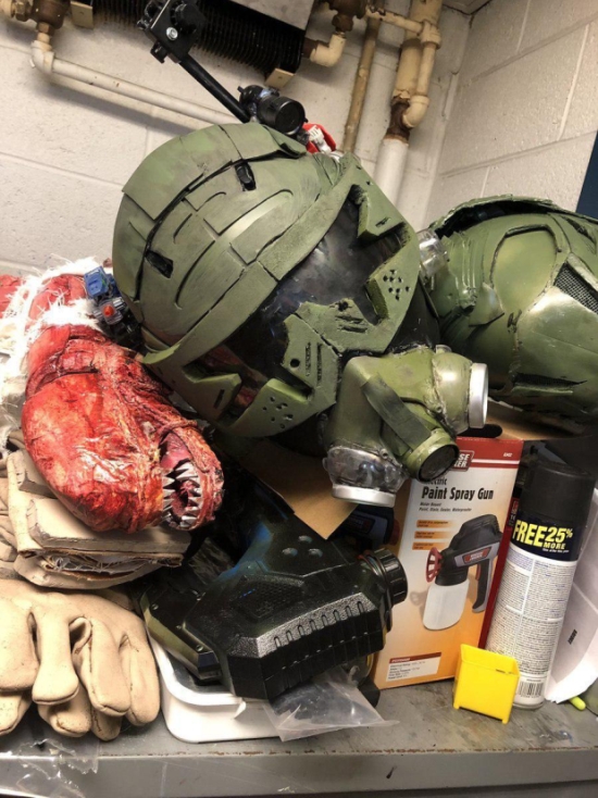 Американские школьники поставили спектакль по фильму "Чужой"