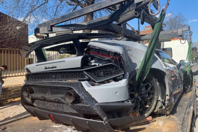 Владелец Lamborghini Performante хотел разогнаться в городе, но все пошло не так, как он планировал
