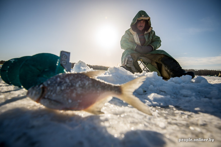 Подледная ловля на Минском море Подледная ловля на Минском море