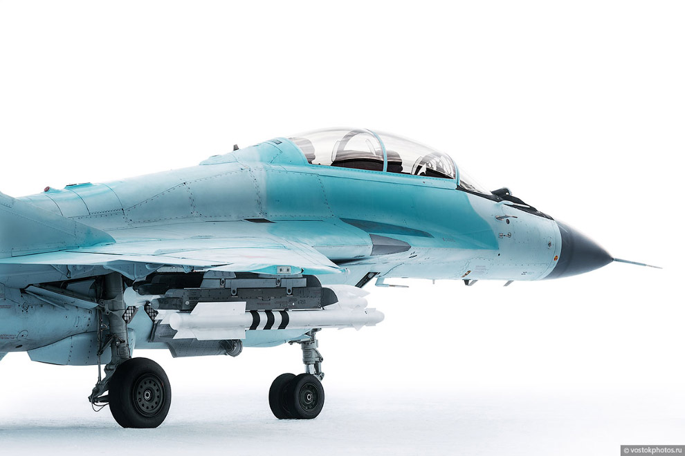 Истребитель МиГ-35 в объективе