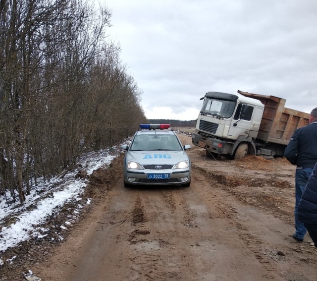 Водители не оставили безнаказанным "вывоз" строительного мусора