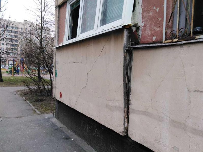 Гастарбайтеры снесли несущую стену в квартире панельной многоэтажки