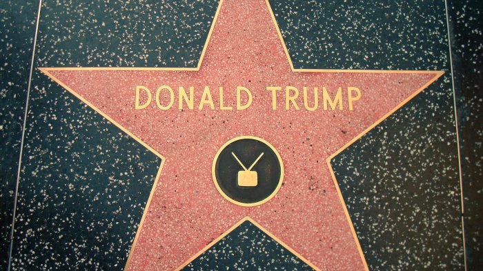 На звезде Дональда Трампа на Аллее славы появилась неожиданная надпись