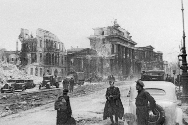 Разрушенный Берлин: фотографии 1945 года